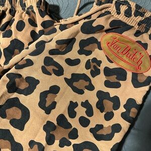 SOLLLLDDD
Von Dutch Leopard Joggers